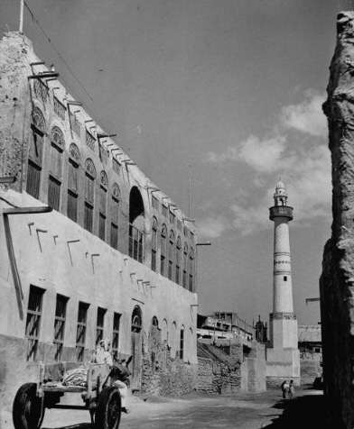 أحد أزقة المنامة 1952م